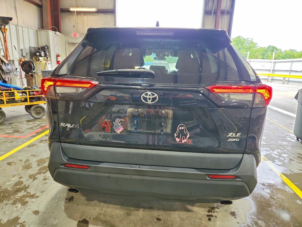 2023 Toyota Rav4 Xle - Image 6