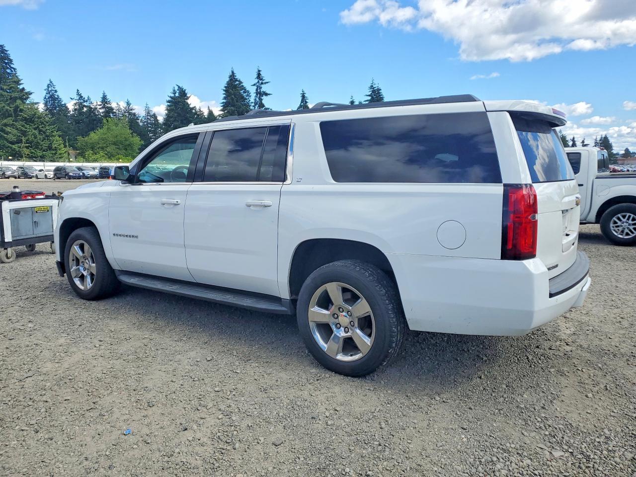 2017 Chevrolet Suburban K1500 Lt - Фото 2