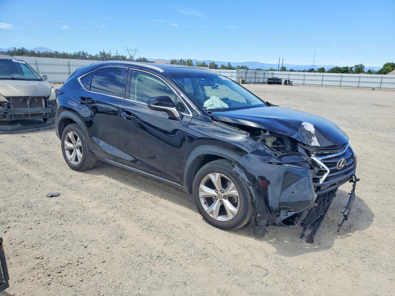 2017 Lexs Nx 200T - Фото 4