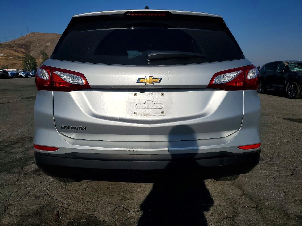 2021 Chevrolet Equinox Ls - Image 6