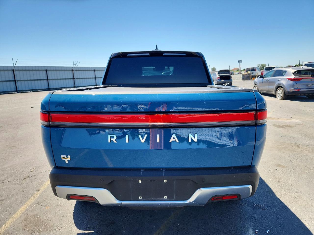2022 Rivian R1T Adventure - Image 6