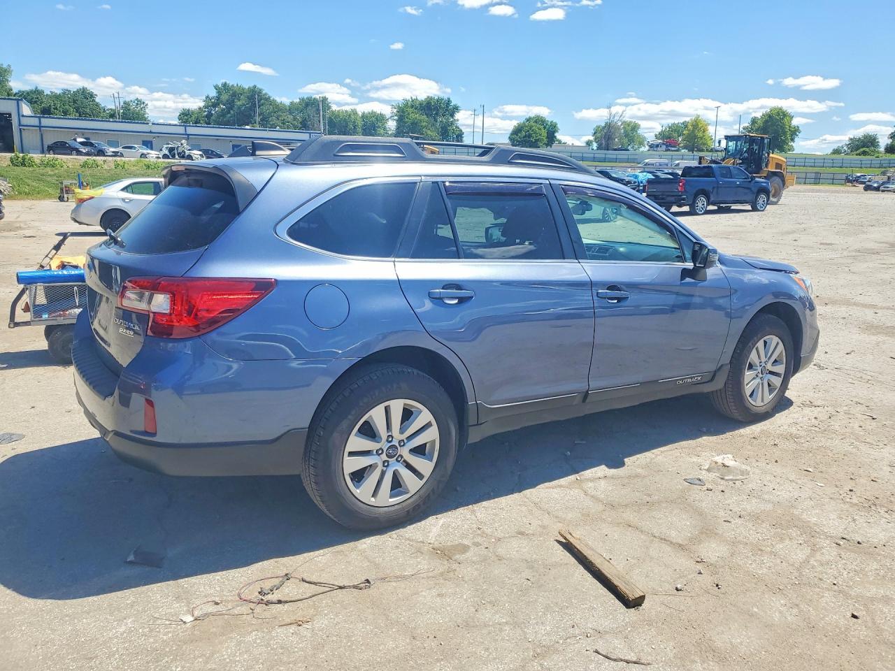 2017 Subaru Outback 2.5I Premium - Image 3