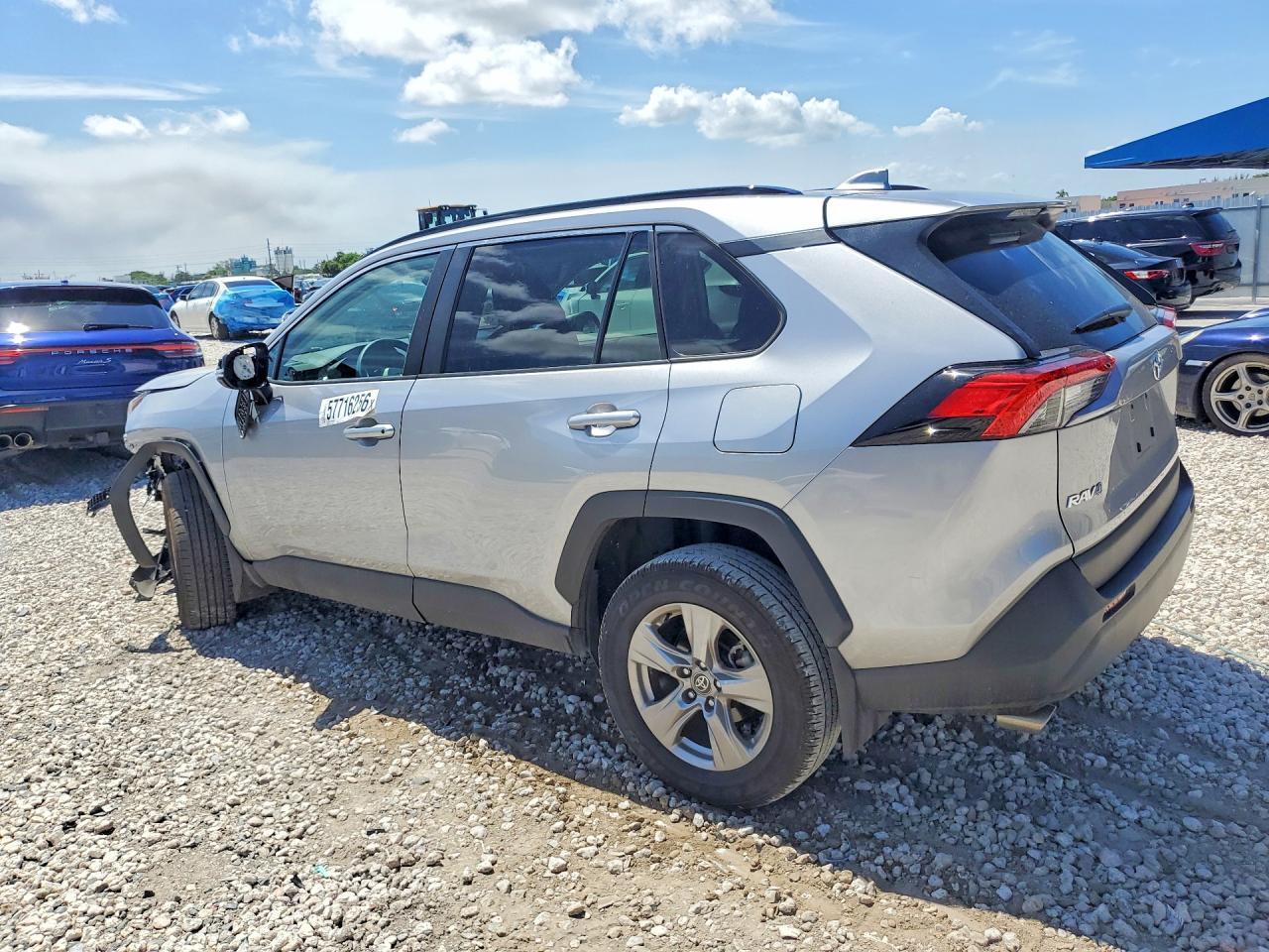 2025 Toyota Rav4 Xle - Фото 2