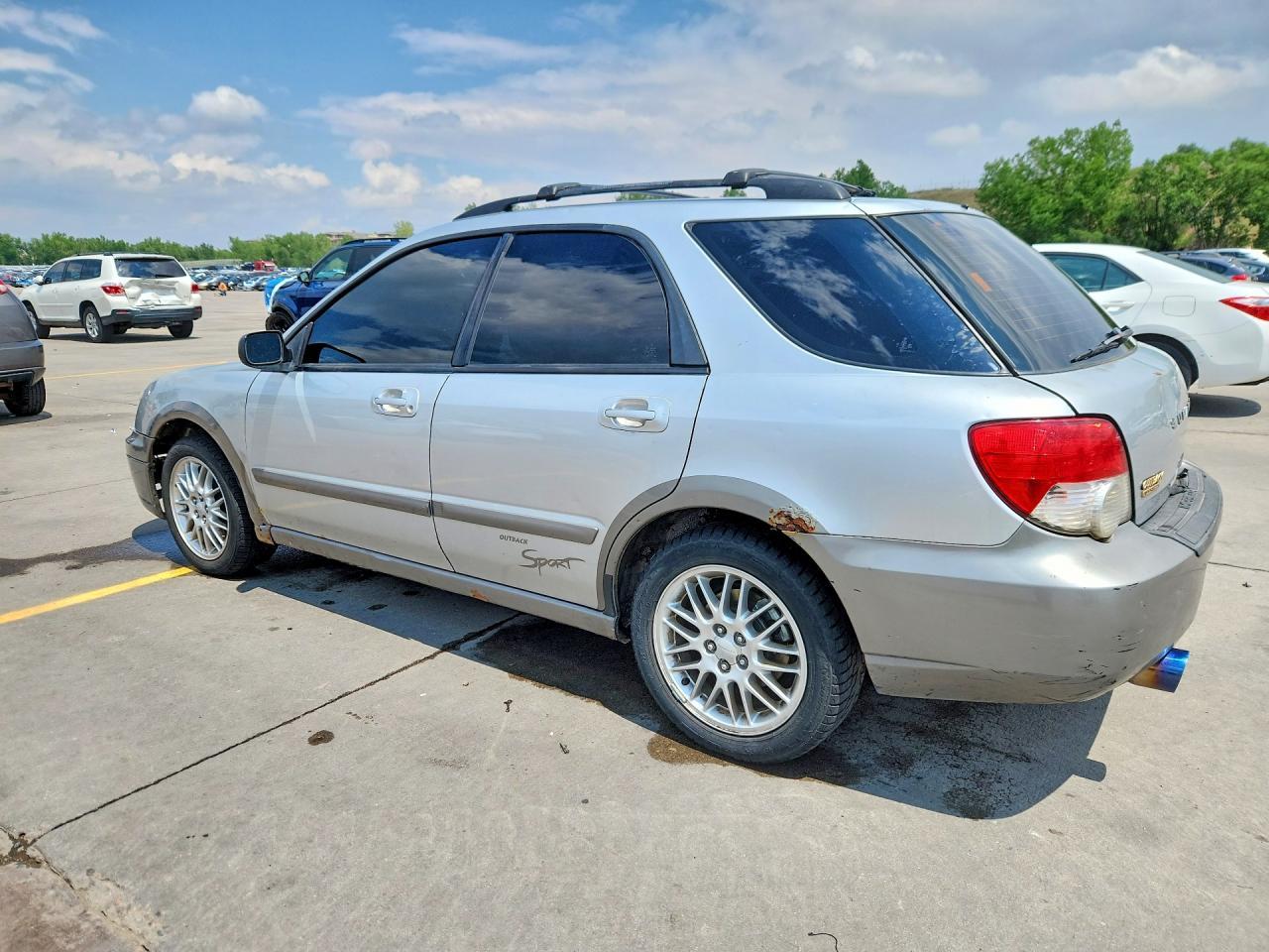 2004 Subaru Impreza Outback Sport - Фото 2