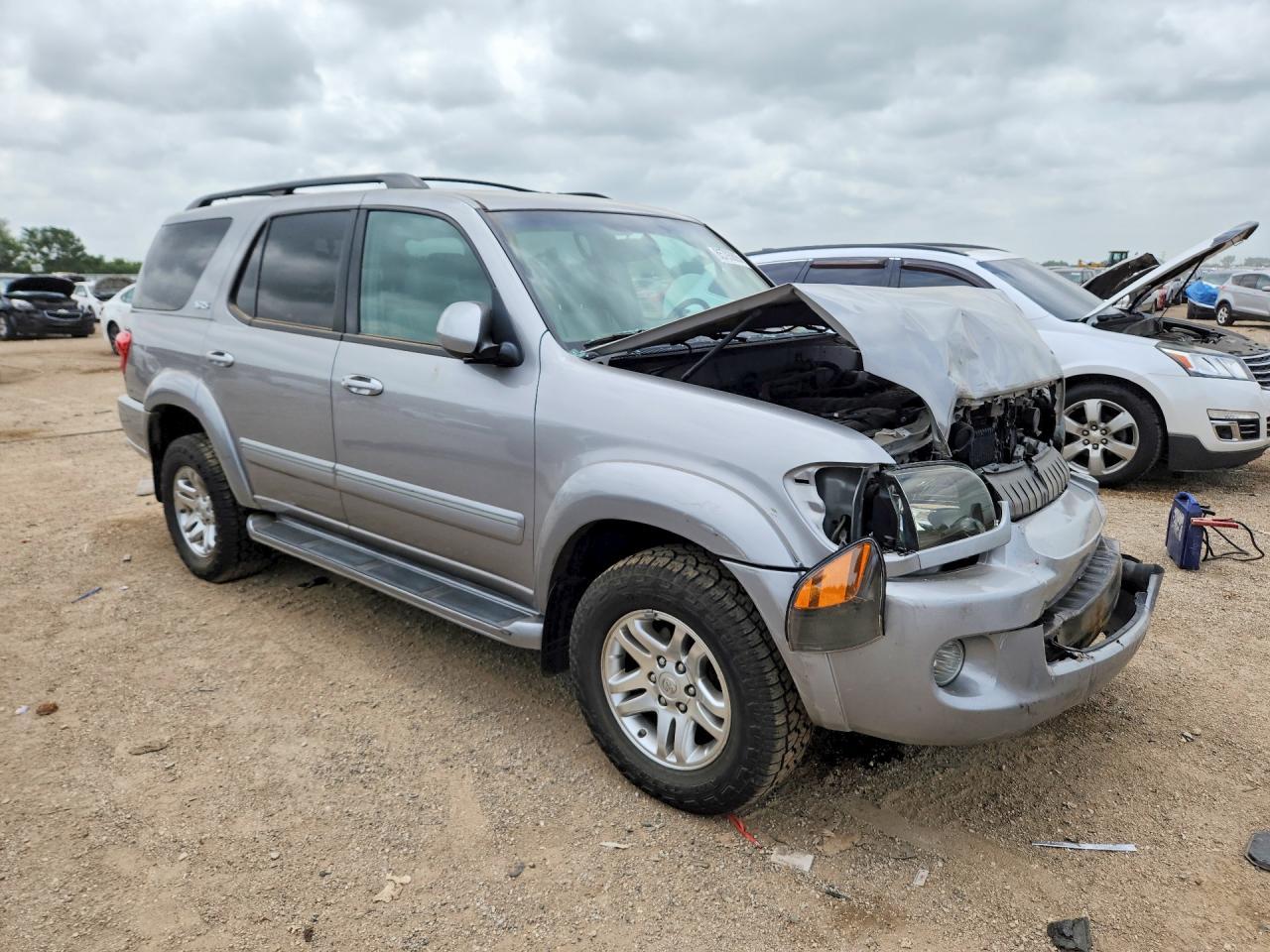 2005 Toyota Sequoia Sr5 - Image 4