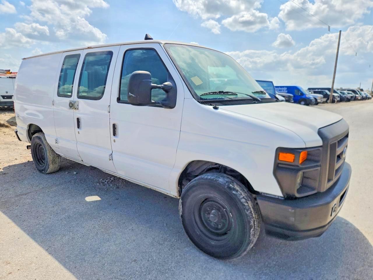 2011 Ford Econoline E350 Super Duty Van - Фото 4
