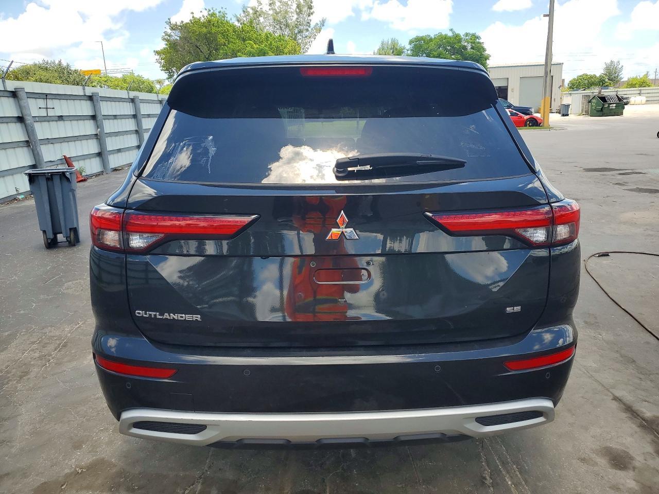2023 Mitsubishi Outlander Se - Image 6