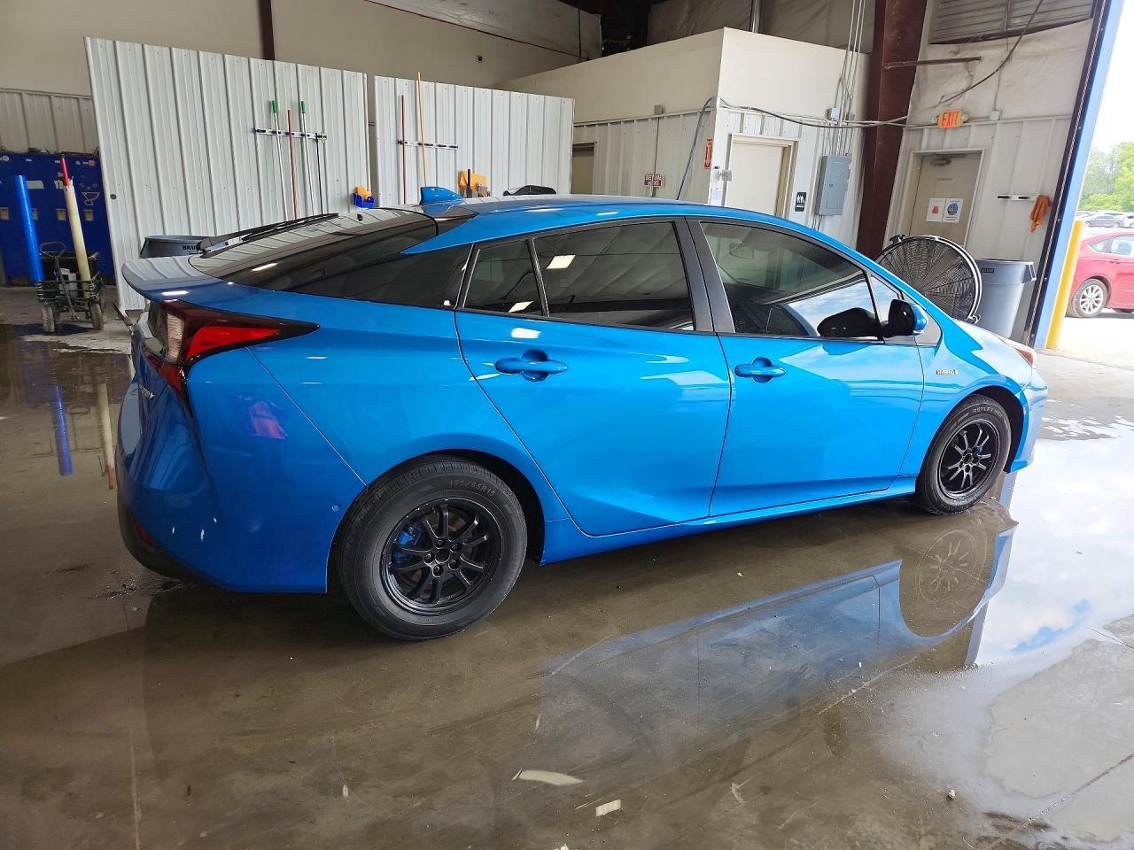 2022 Toyota Prius Le - Image 3