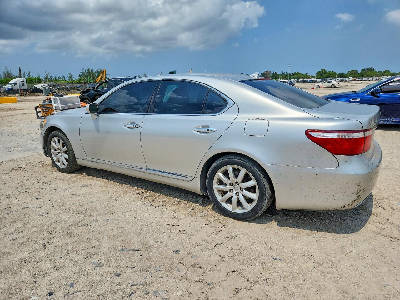 2008 Lexus Ls 460 - Image 2