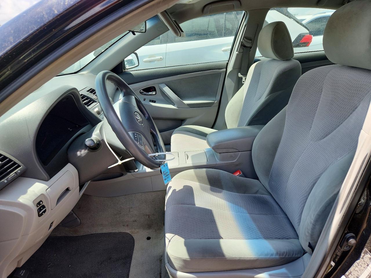 2010 Toyota Camry Le - Image 7