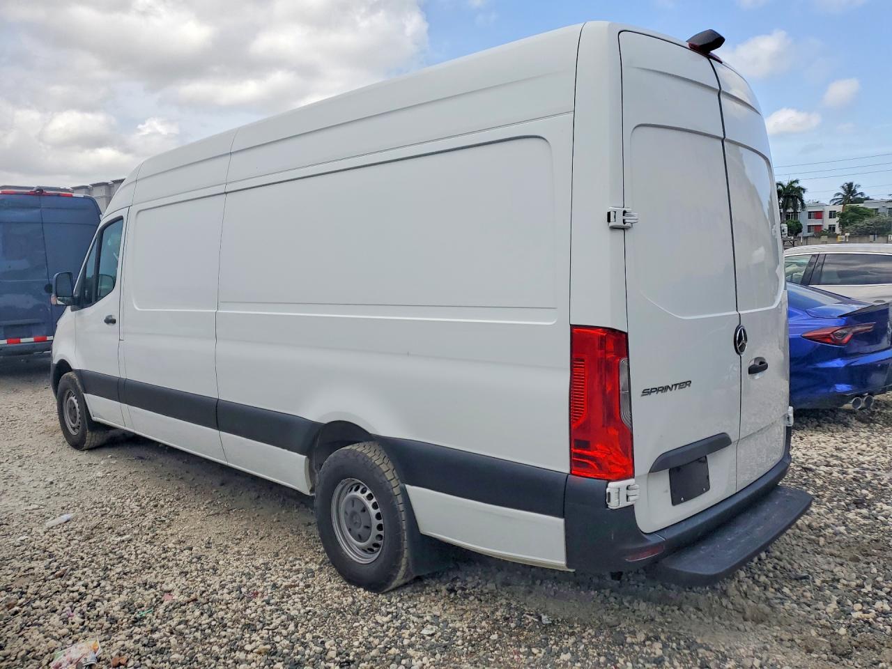 2021 Mercedes-Benz Sprinter 2500 - Фото 2