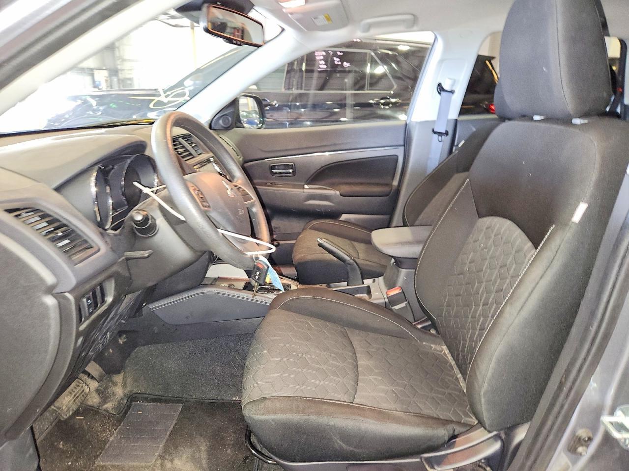 2024 Mitsubishi Outlander Sport S/Se - Фото 7