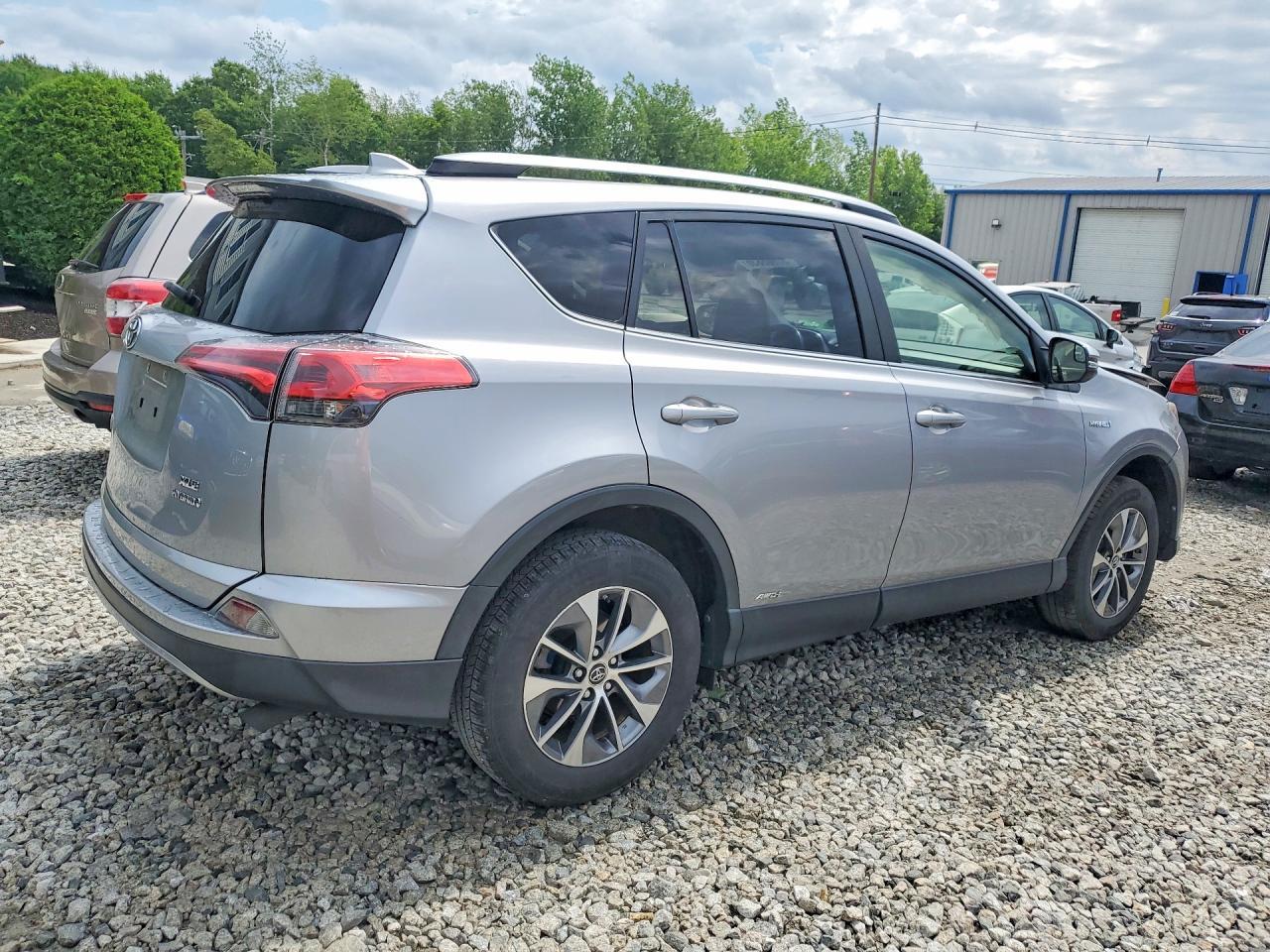 2018 Toyota Rav4 Hybrid Xle - Фото 3