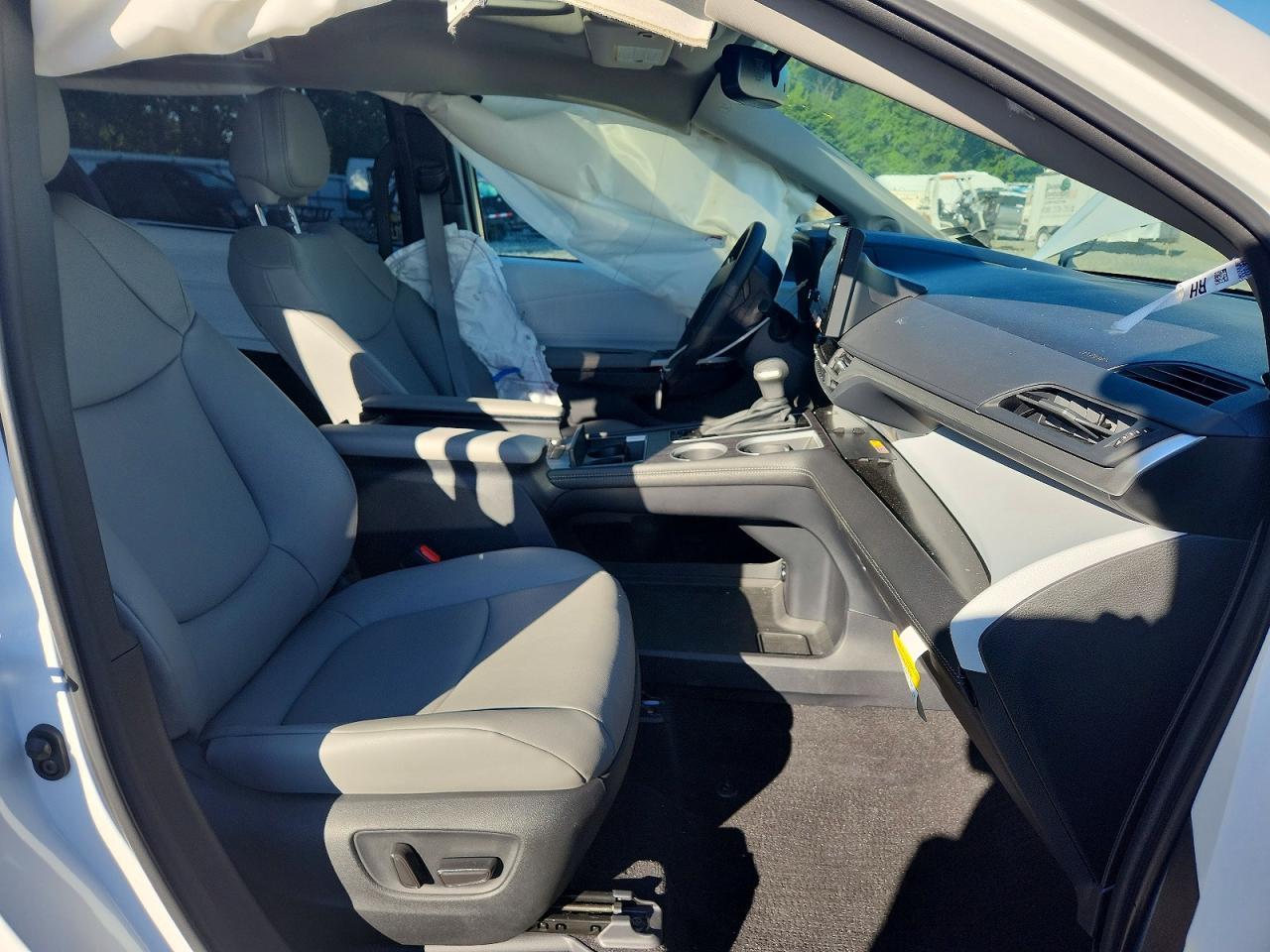 2025 Toyota Sienna Xle 7-Passenger - Фото 7