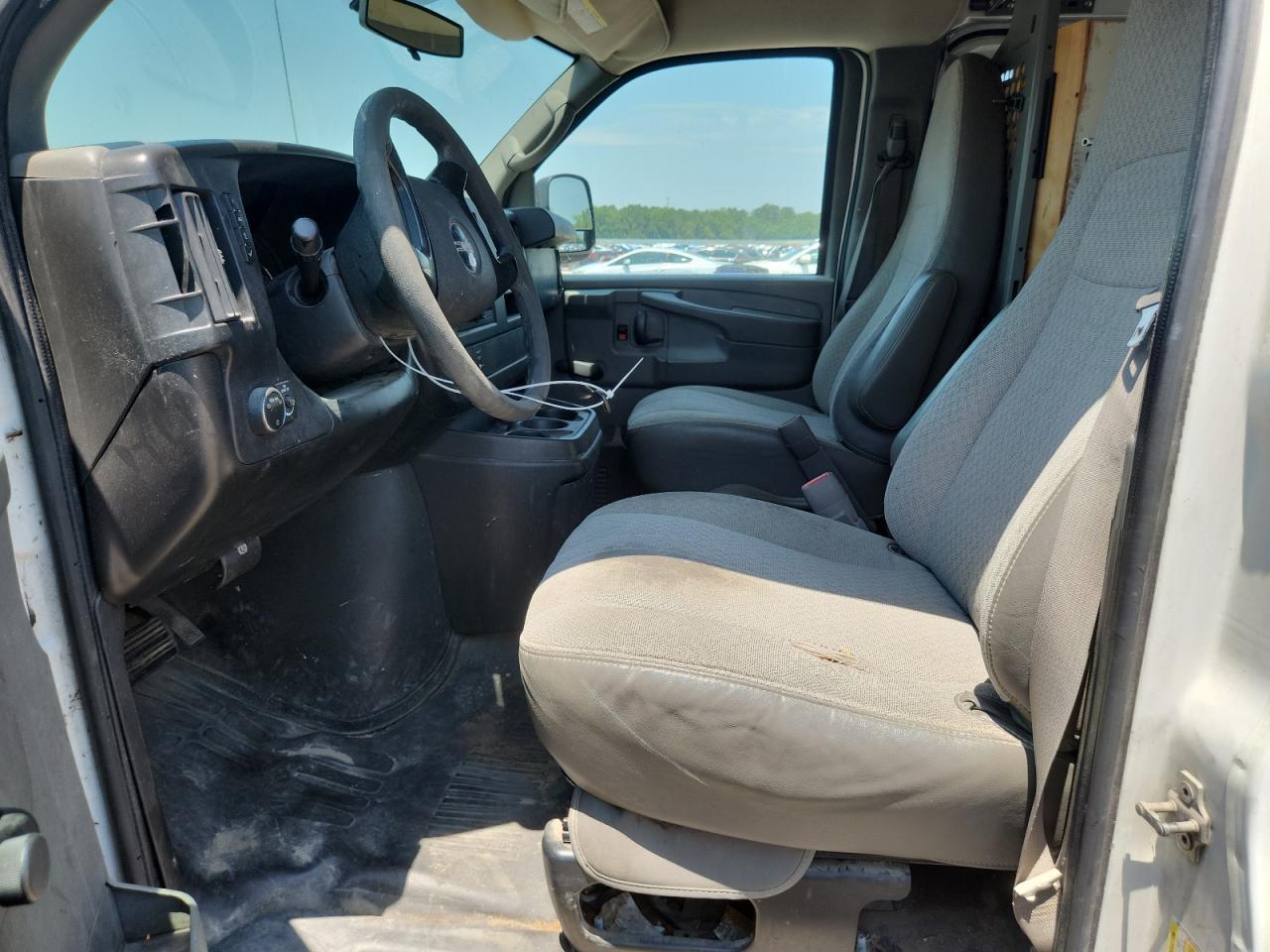 2010 GMC Savana G2500 - Фото 7