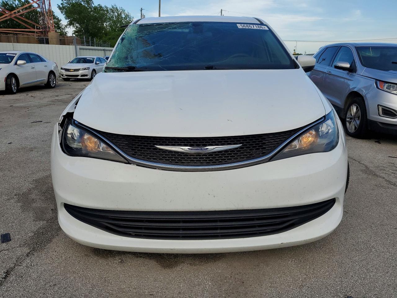 2020 Chrysler Voyager Lx - Image 5