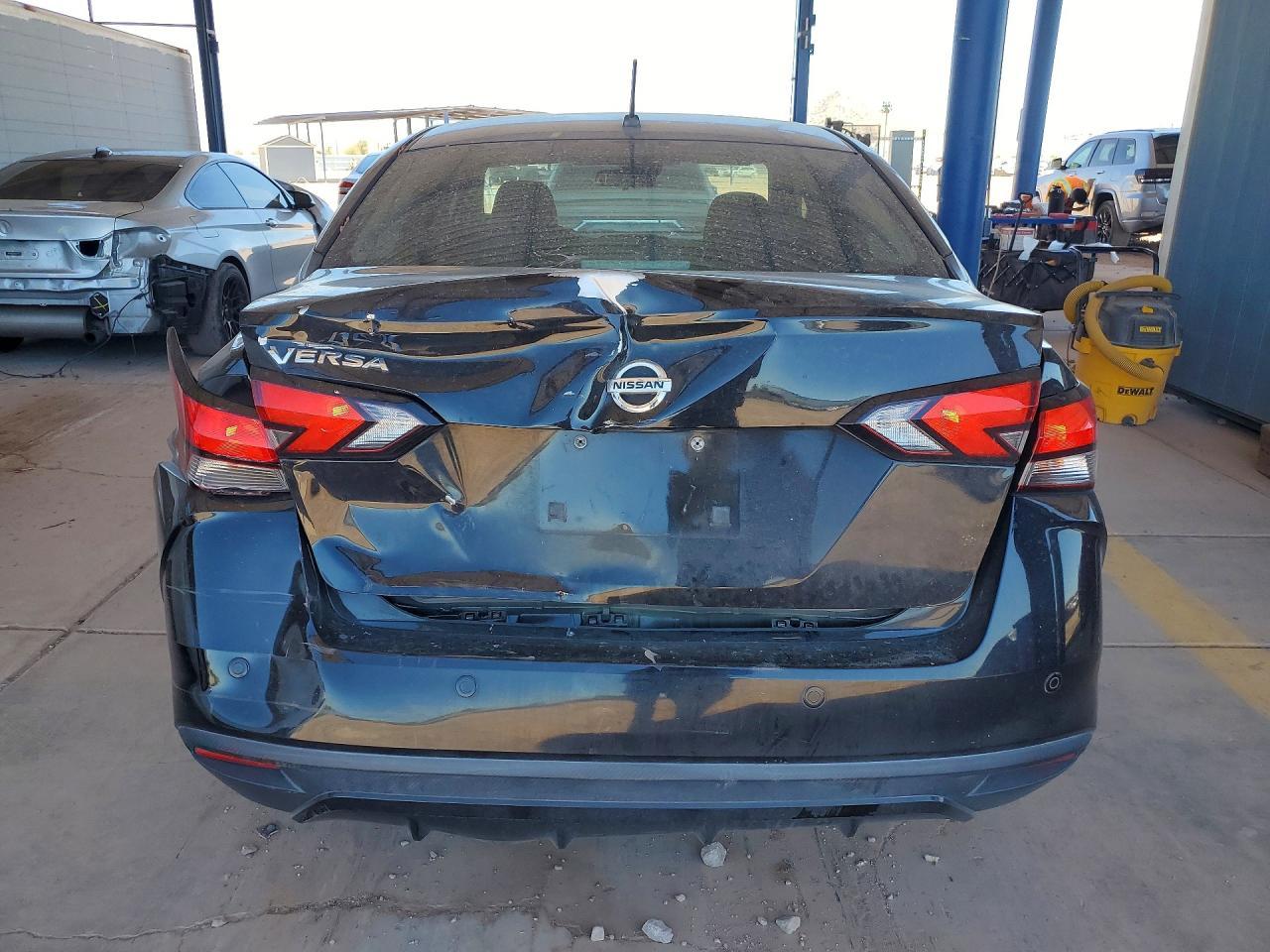 2020 Nissan Versa S - Фото 6