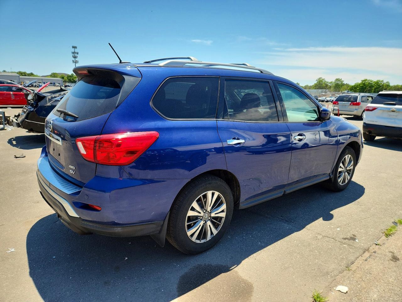 2017 Nissan Pathfinder Sv - Фото 3