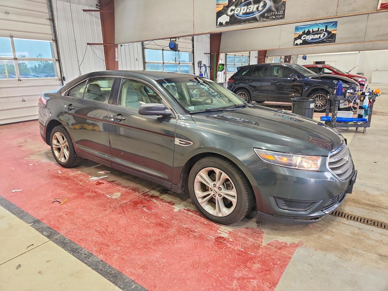 2016 Ford Taurus Se - Фото 4