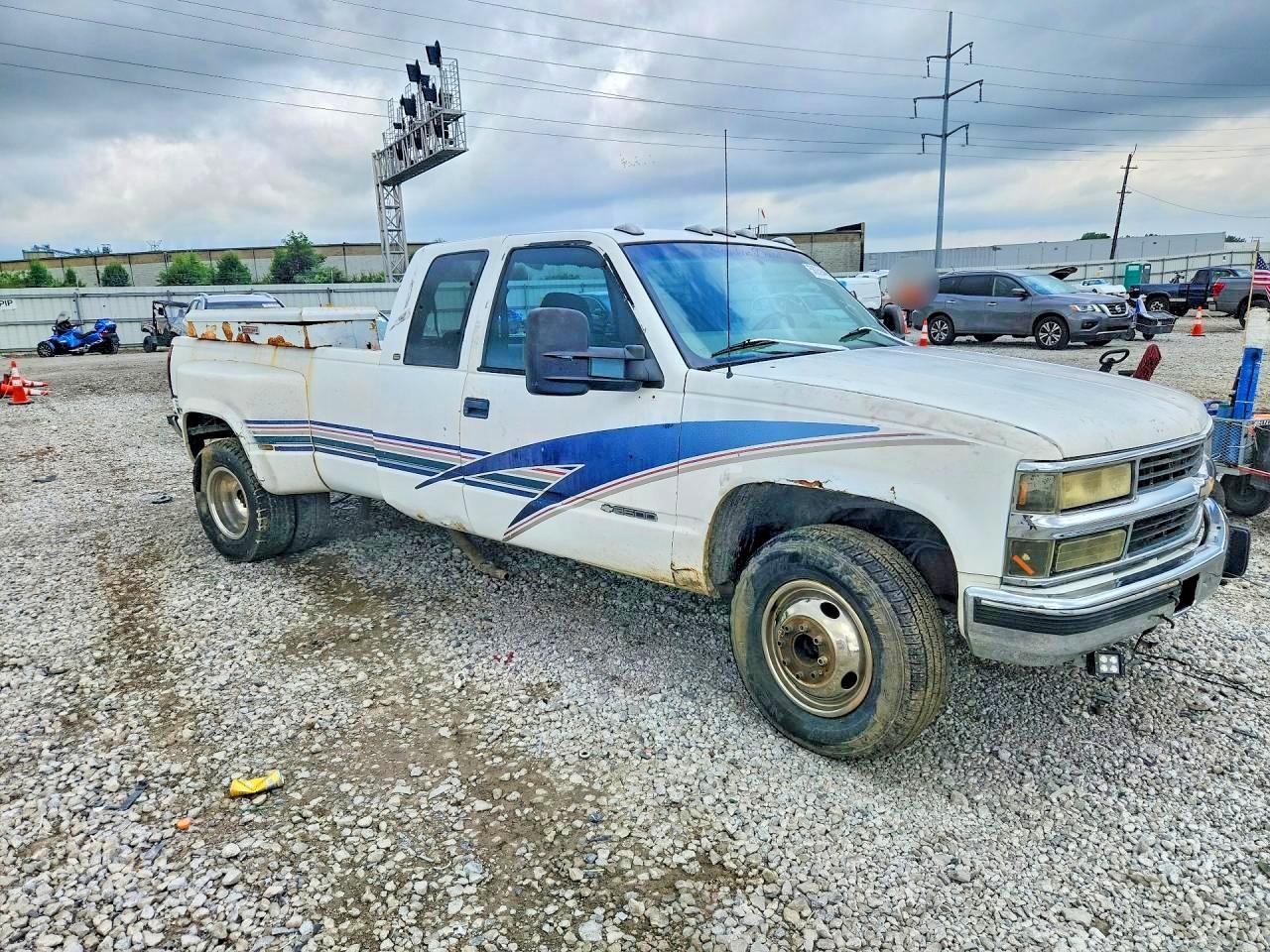1997 Chevrolet Gmt-400 C3500 - Image 4