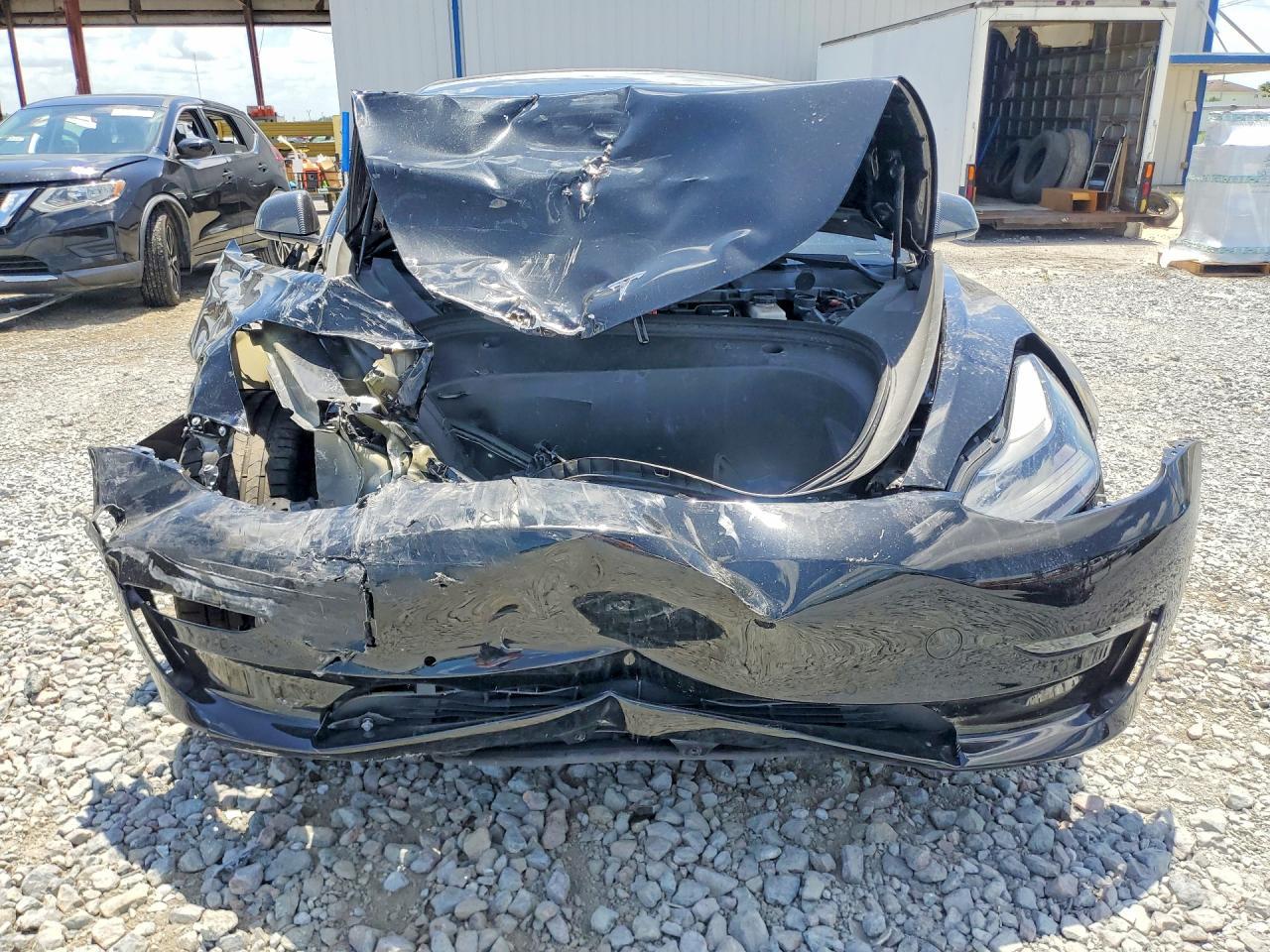 2022 Tesla Model 3 - Фото 5