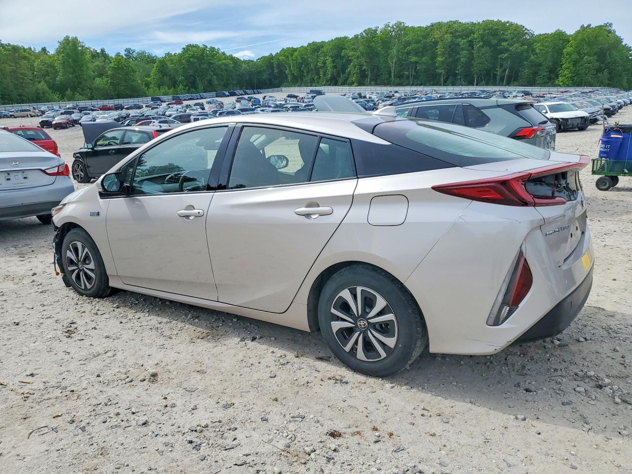 2017 Toyota Prius Prime Plus - Фото 2