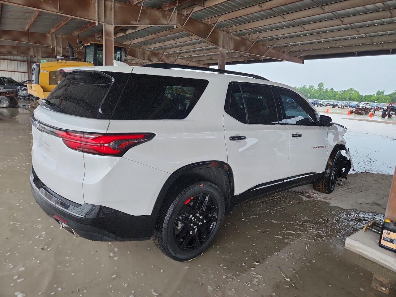 2023 Chevrolet Traverse Premier - Image 3