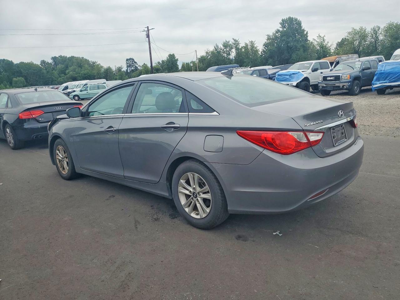 2012 Hyundai Sonata Gls - Image 2