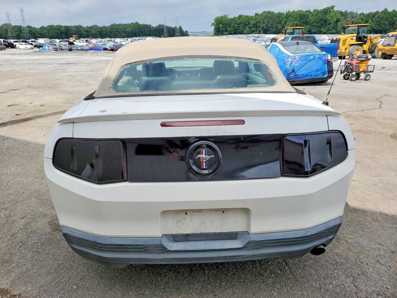 2010 Ford Mustang - Image 6