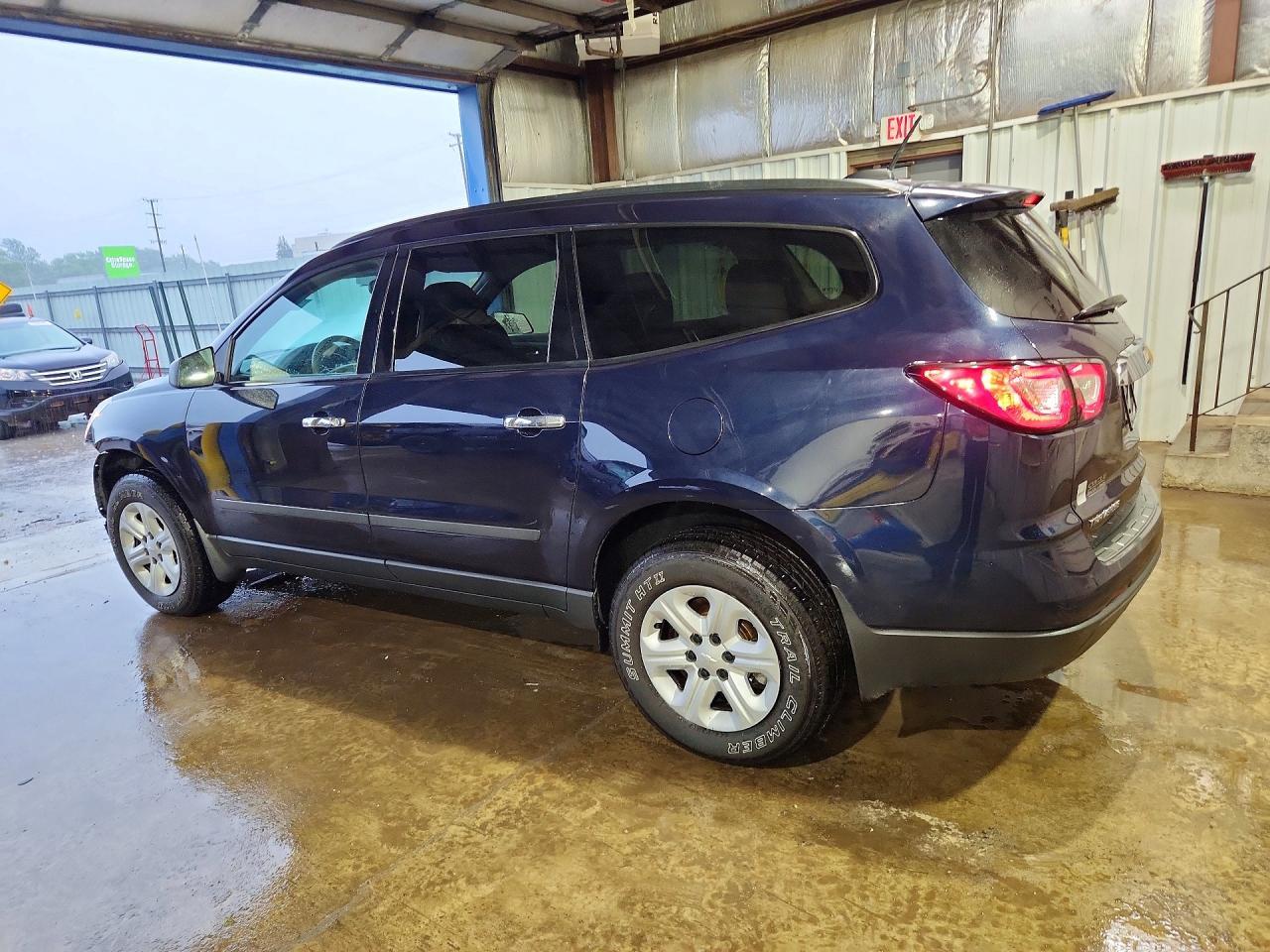 2017 Chevrolet Traverse Ls - Image 2