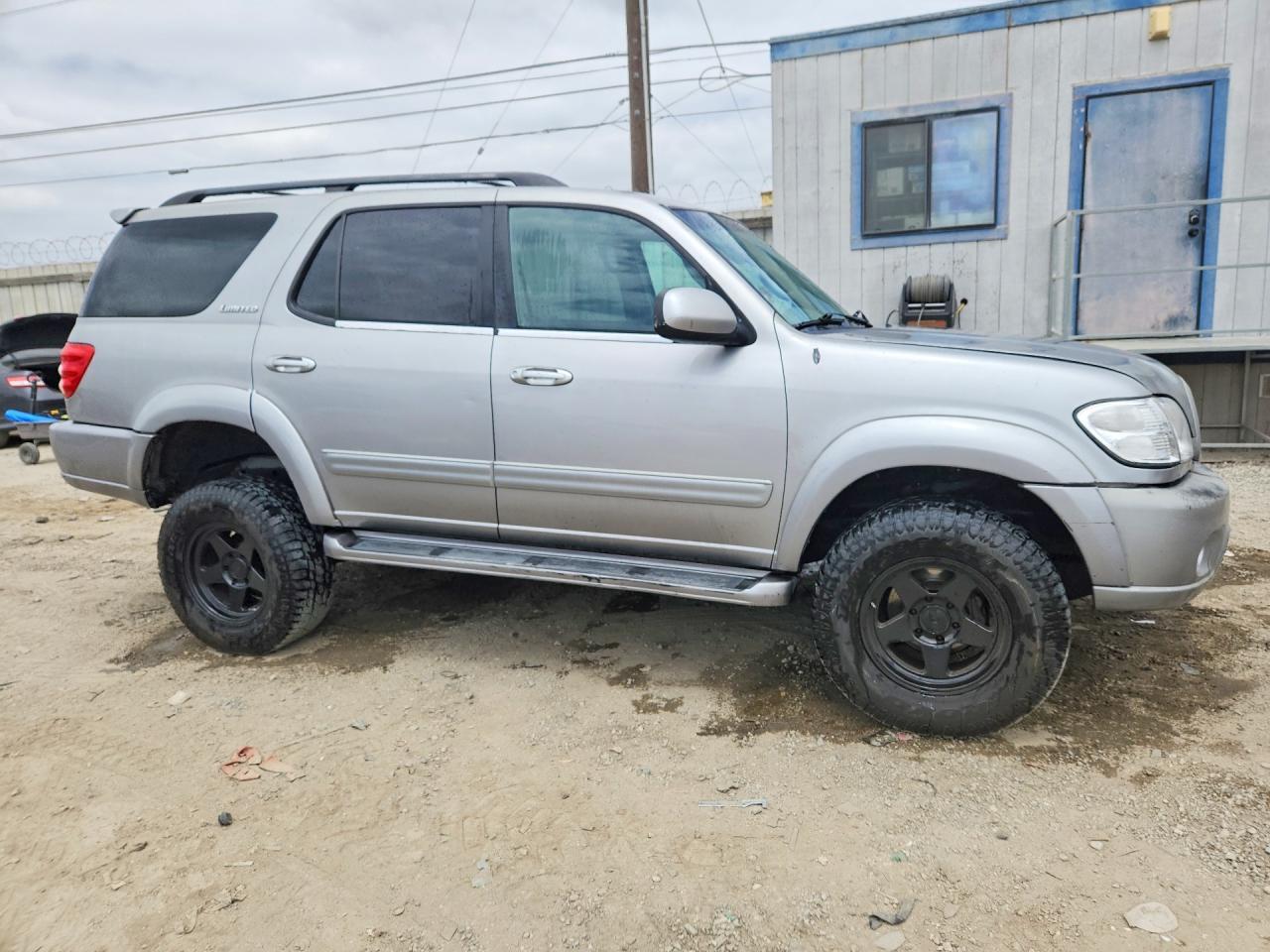 2003 Toyota Sequoia Limited - Image 4
