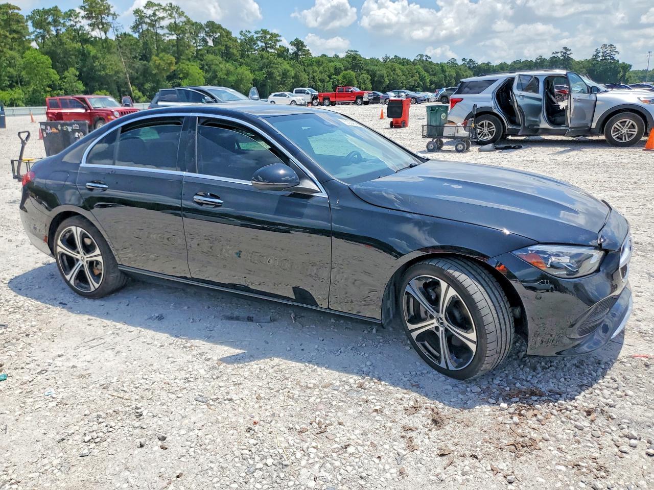 2025 Mercedes-Benz C 300 - Фото 4
