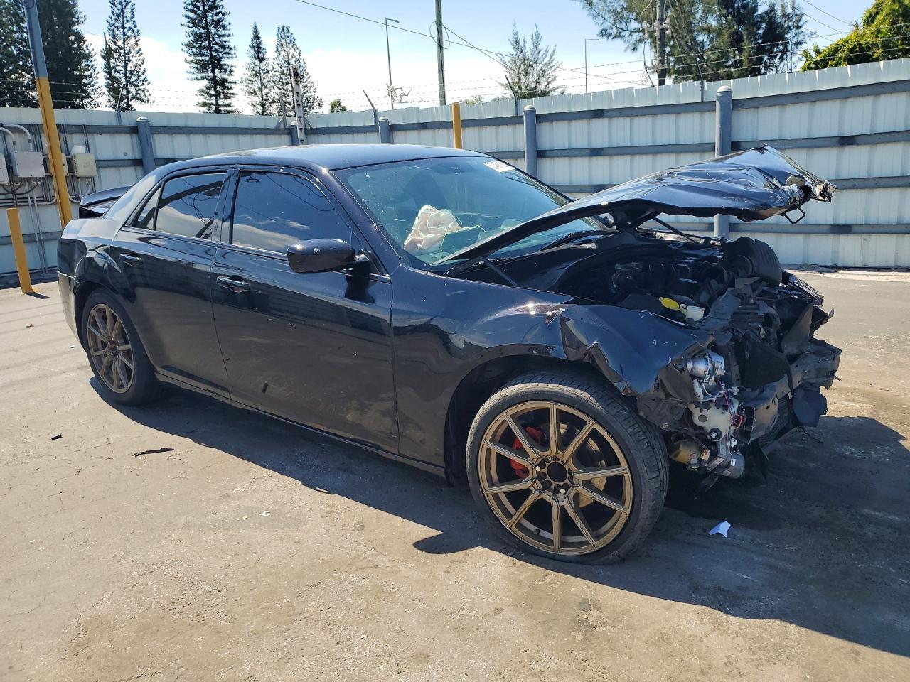 2014 Chrysler 300 - Фото 4