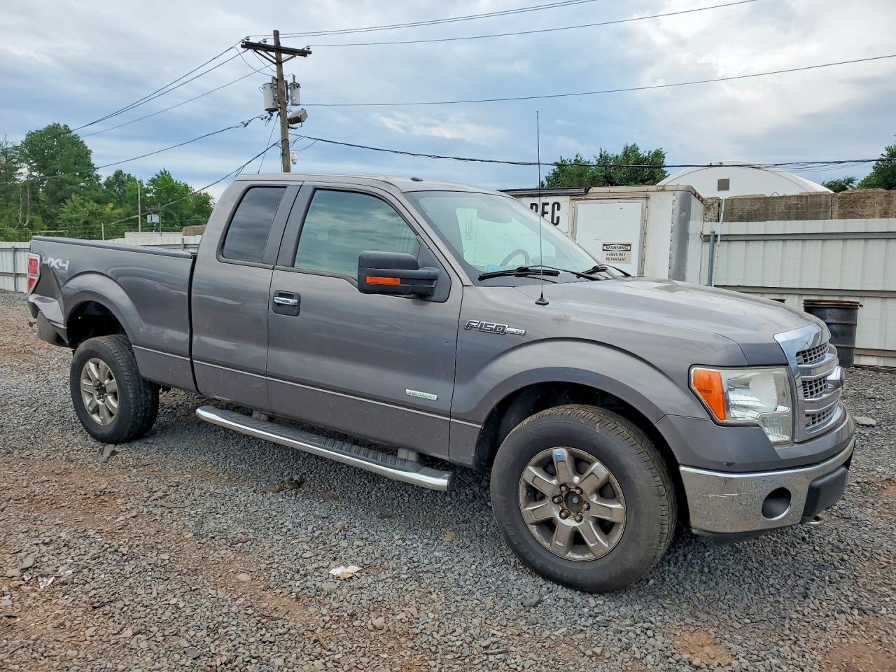 2013 Ford F150 Super Cab - Image 4