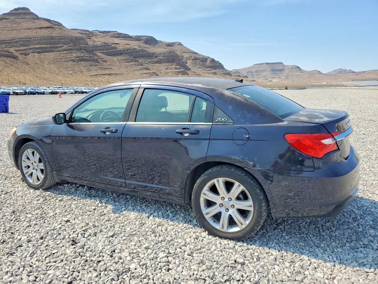2011 Chrysler 200 Touring - Image 2