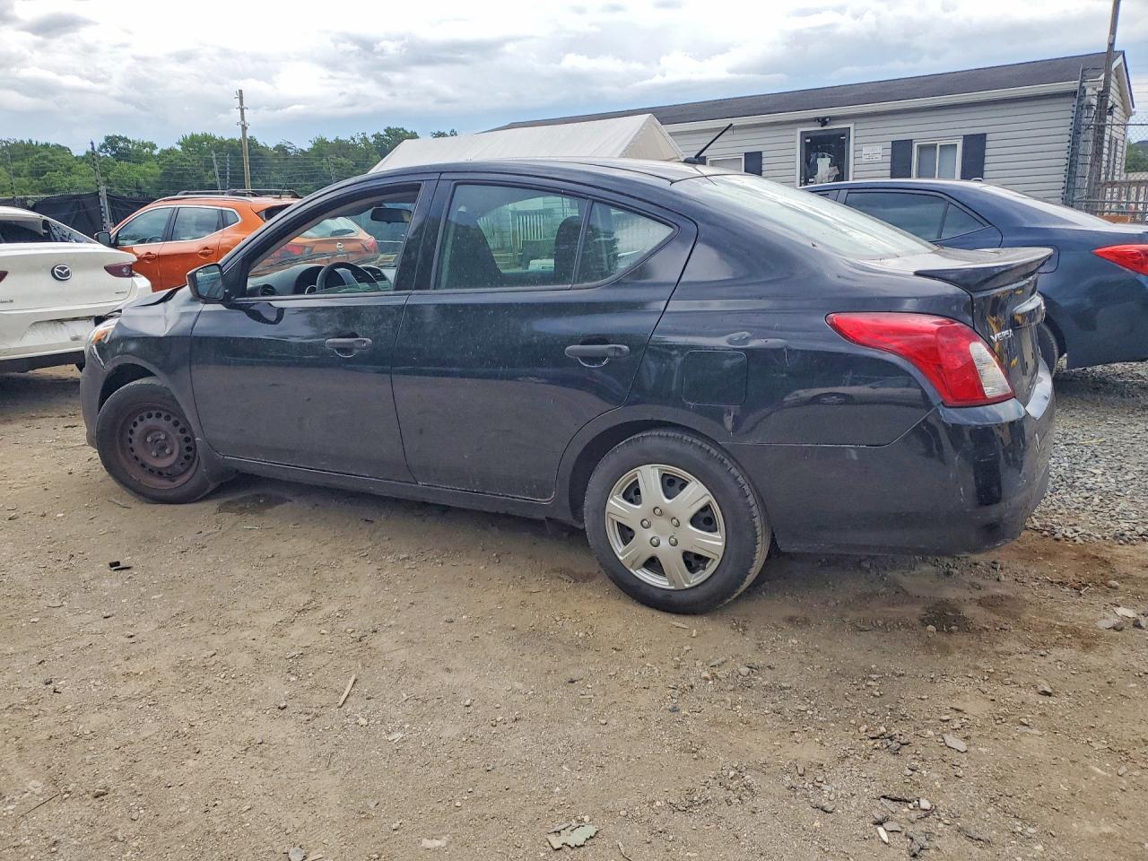 2017 Nissan Versa 1.6 S Plus - Фото 2