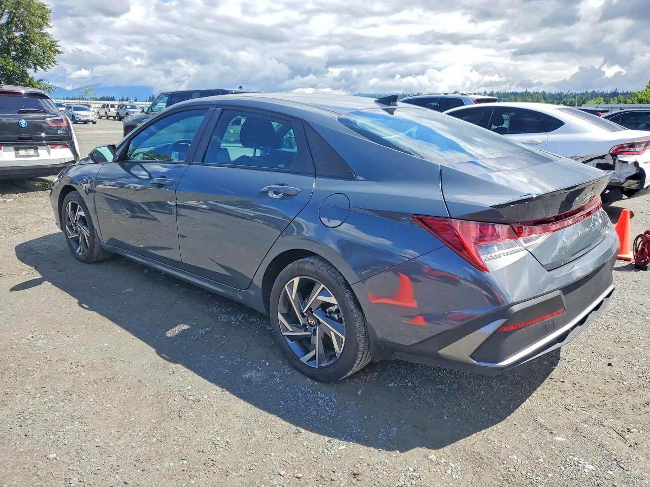 2025 Hyundai Elantra Hybrid Sel Sport - Фото 2