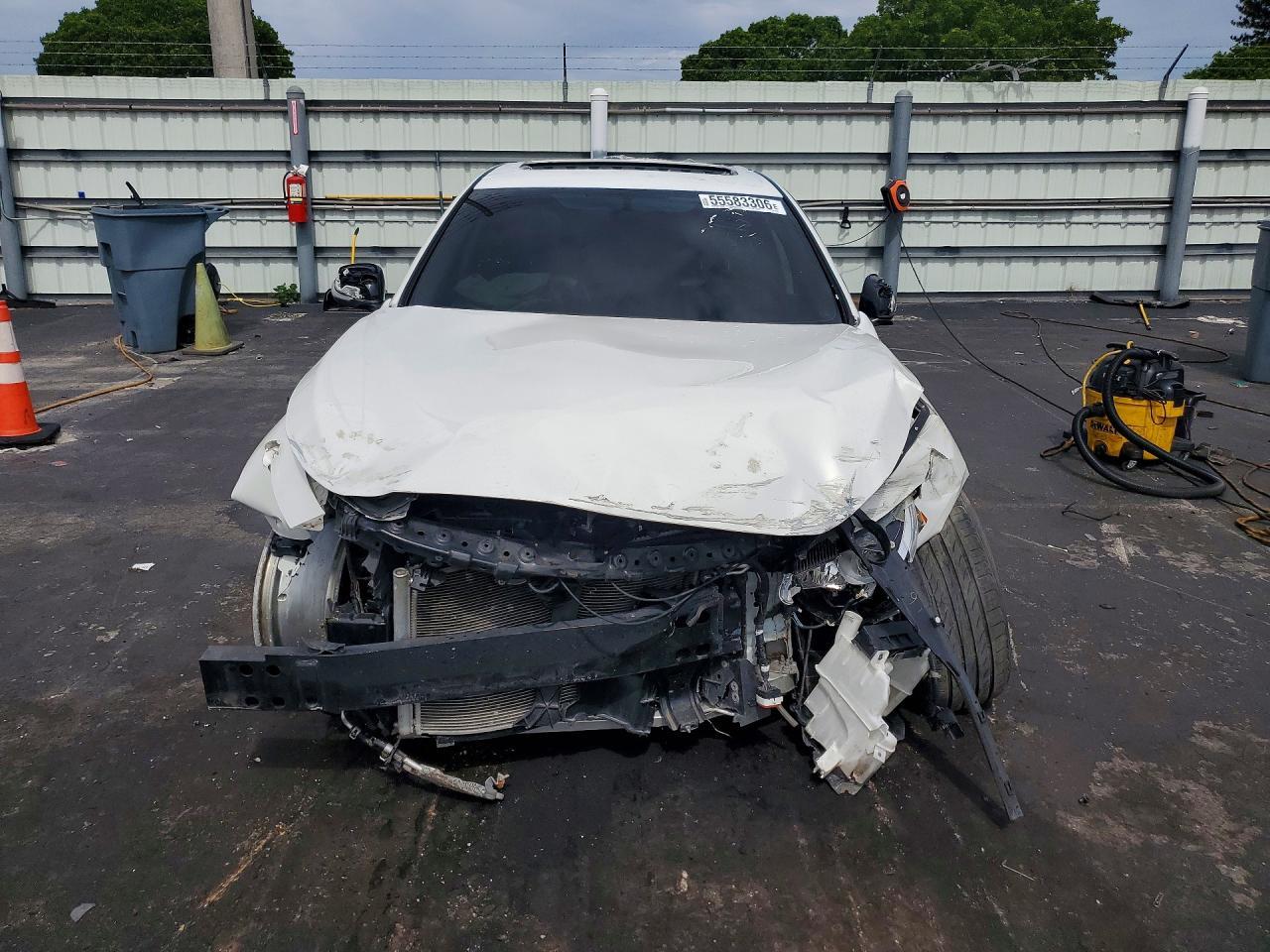 2014 Infiniti Q50 Premium - Image 5