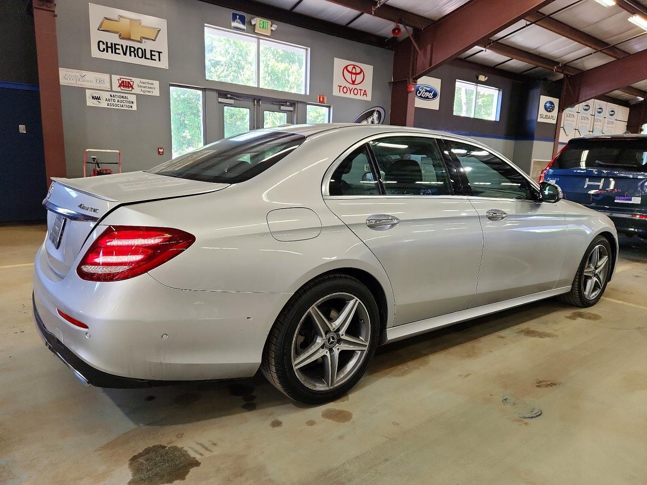 2017 Mercedes-Benz E 300 4Matic - Фото 3