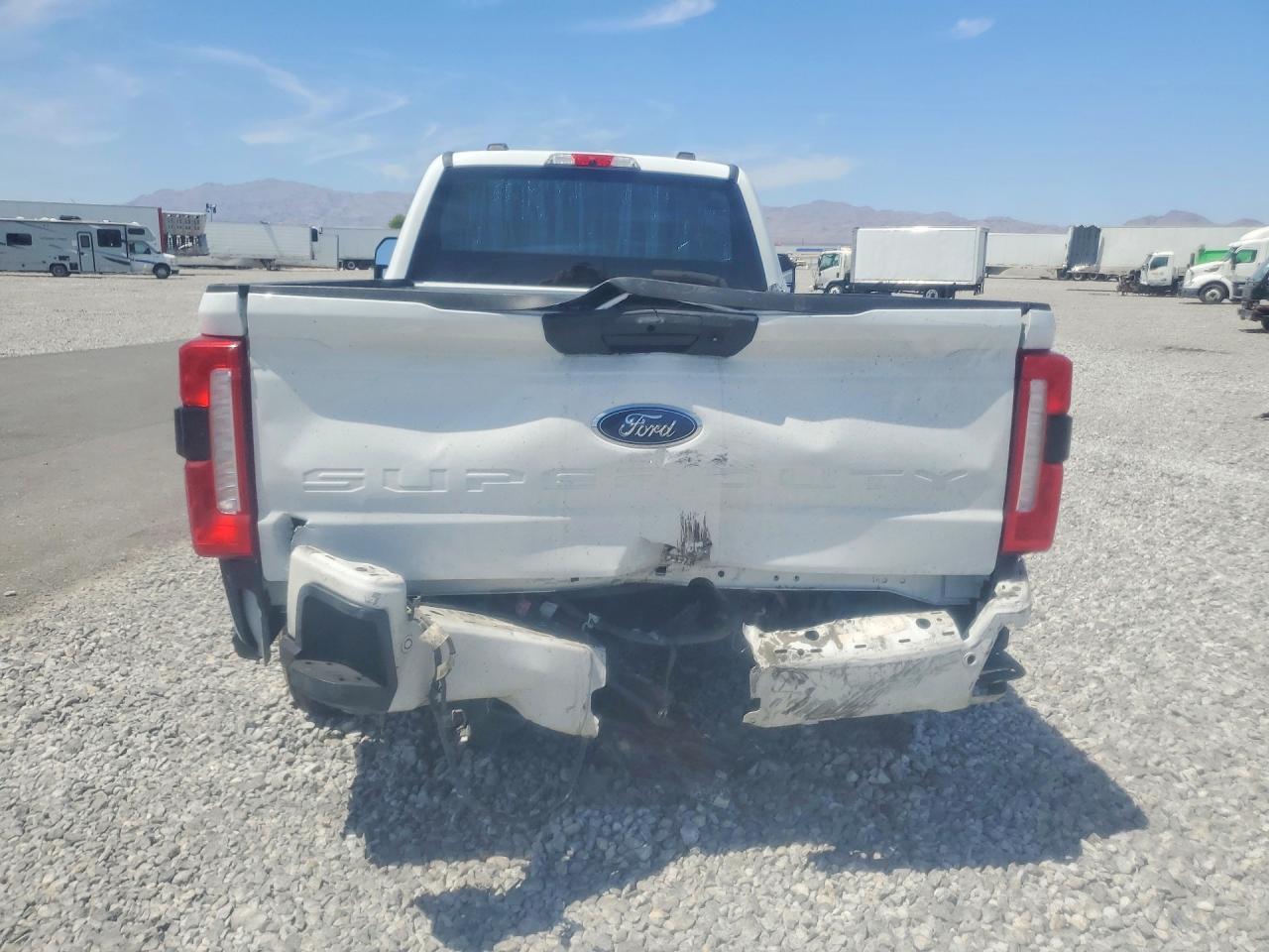 2023 Ford F350 Super Duty - Image 6