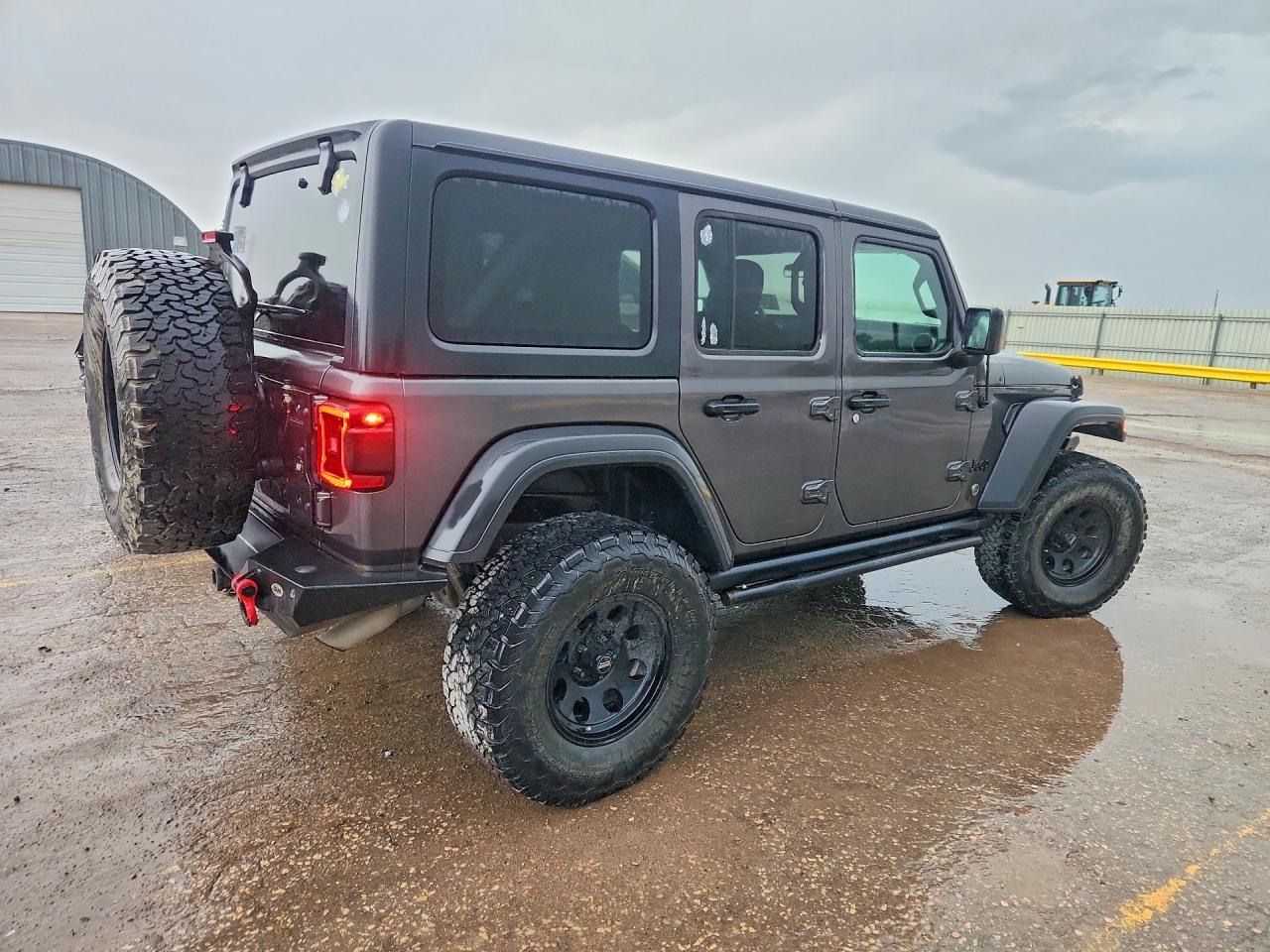 2021 Jeep Wrangler Unlimited Sport - Фото 3