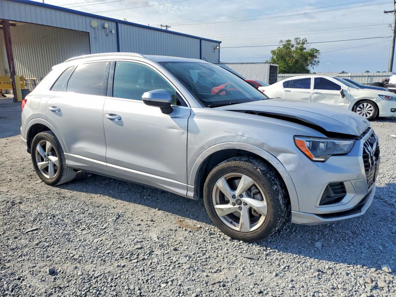 2021 Audi Q3 Premium 40 - Фото 4