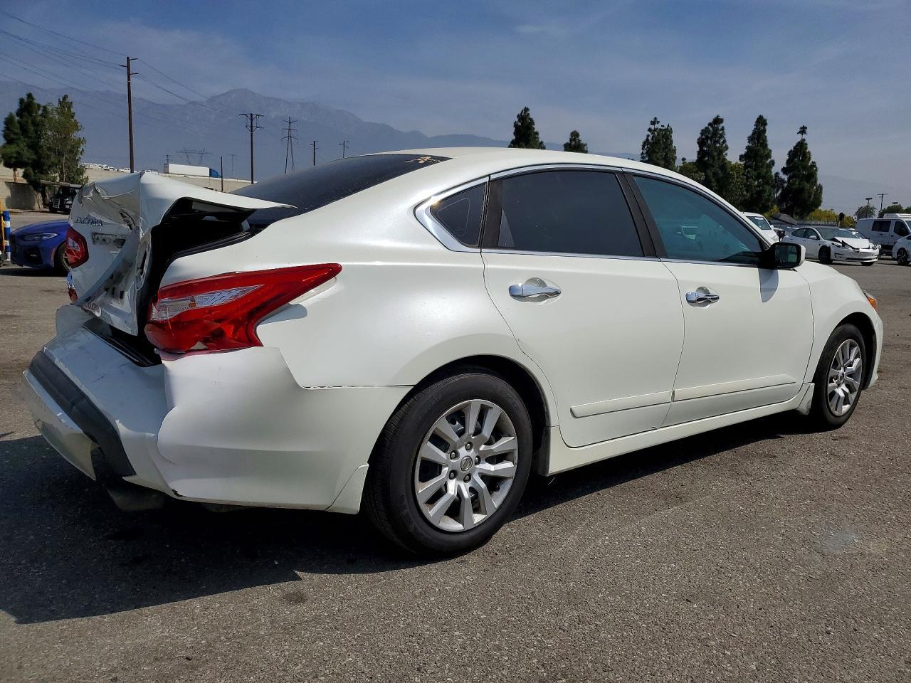 2017 Nissan Altima 2.5 S - Фото 3