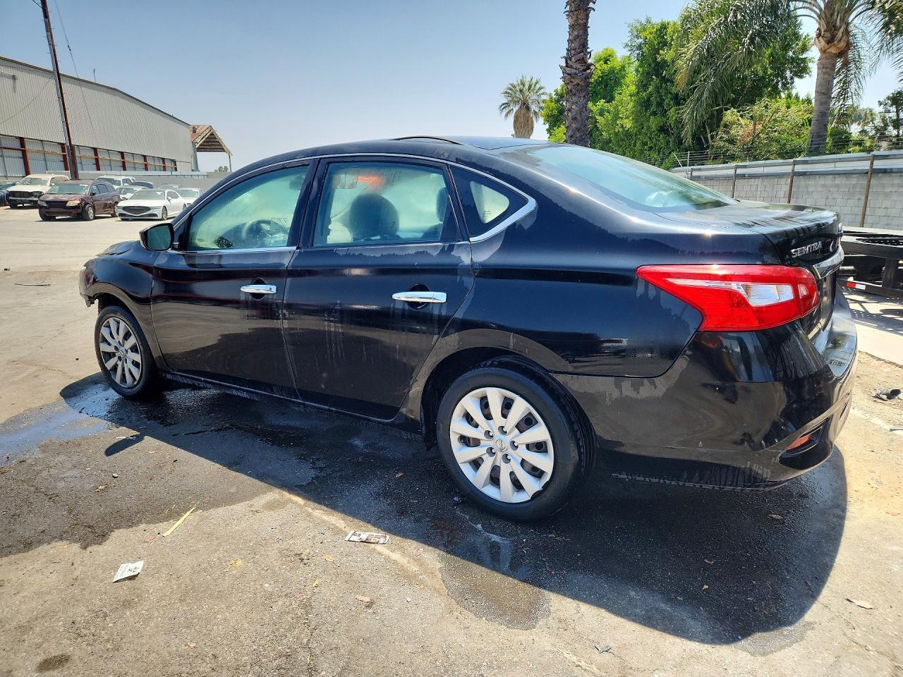 2018 Nissan Sentra S - Фото 2
