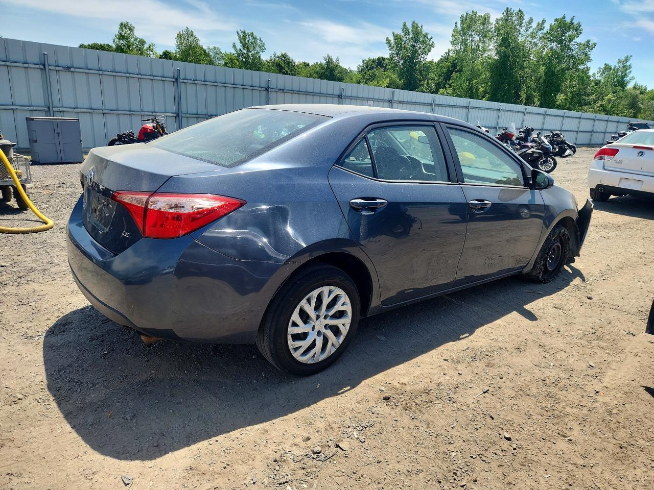 2017 Toyota Corolla Le - Image 3