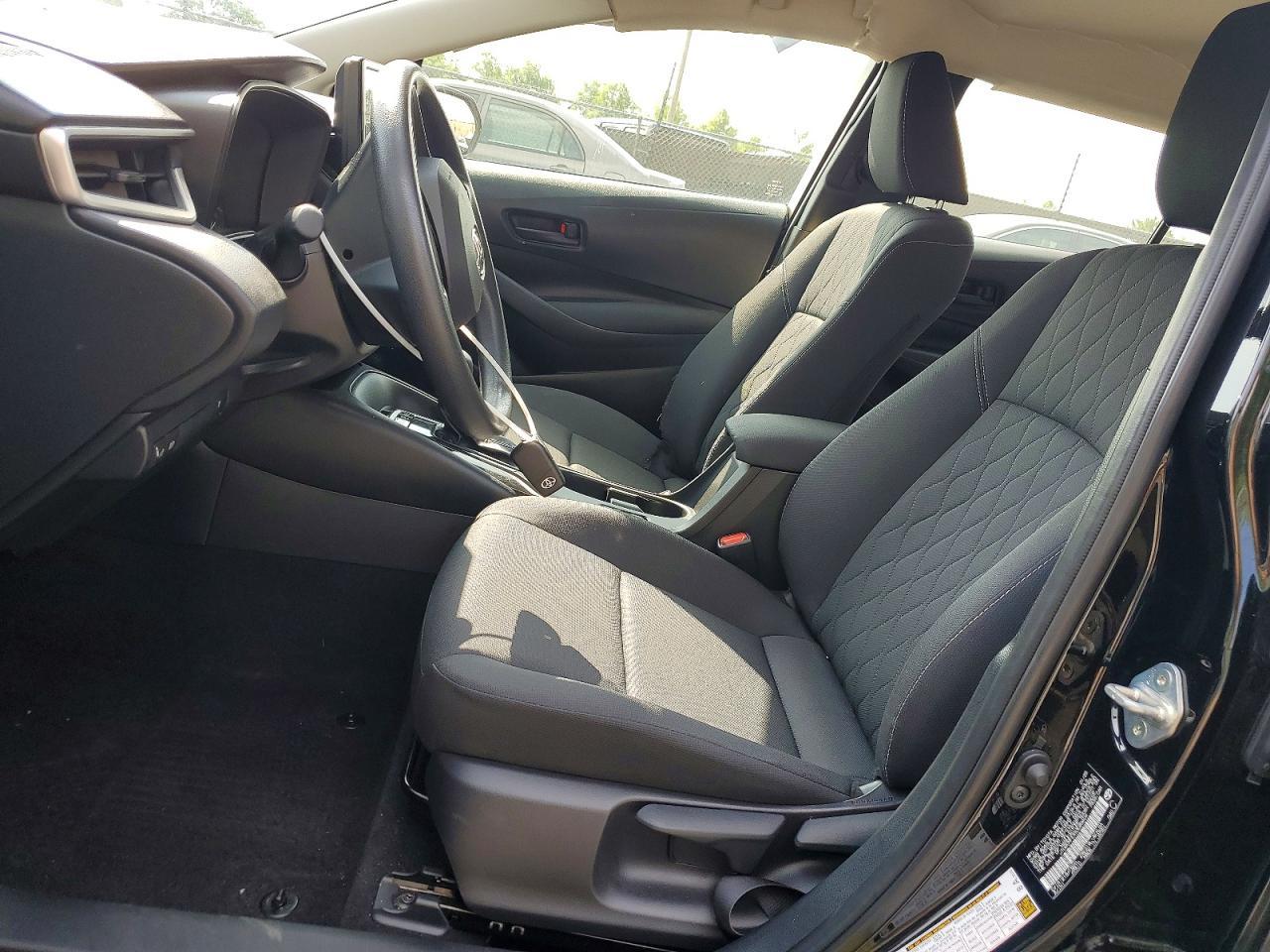 2025 Toyota Corolla Hybrid Le - Image 7