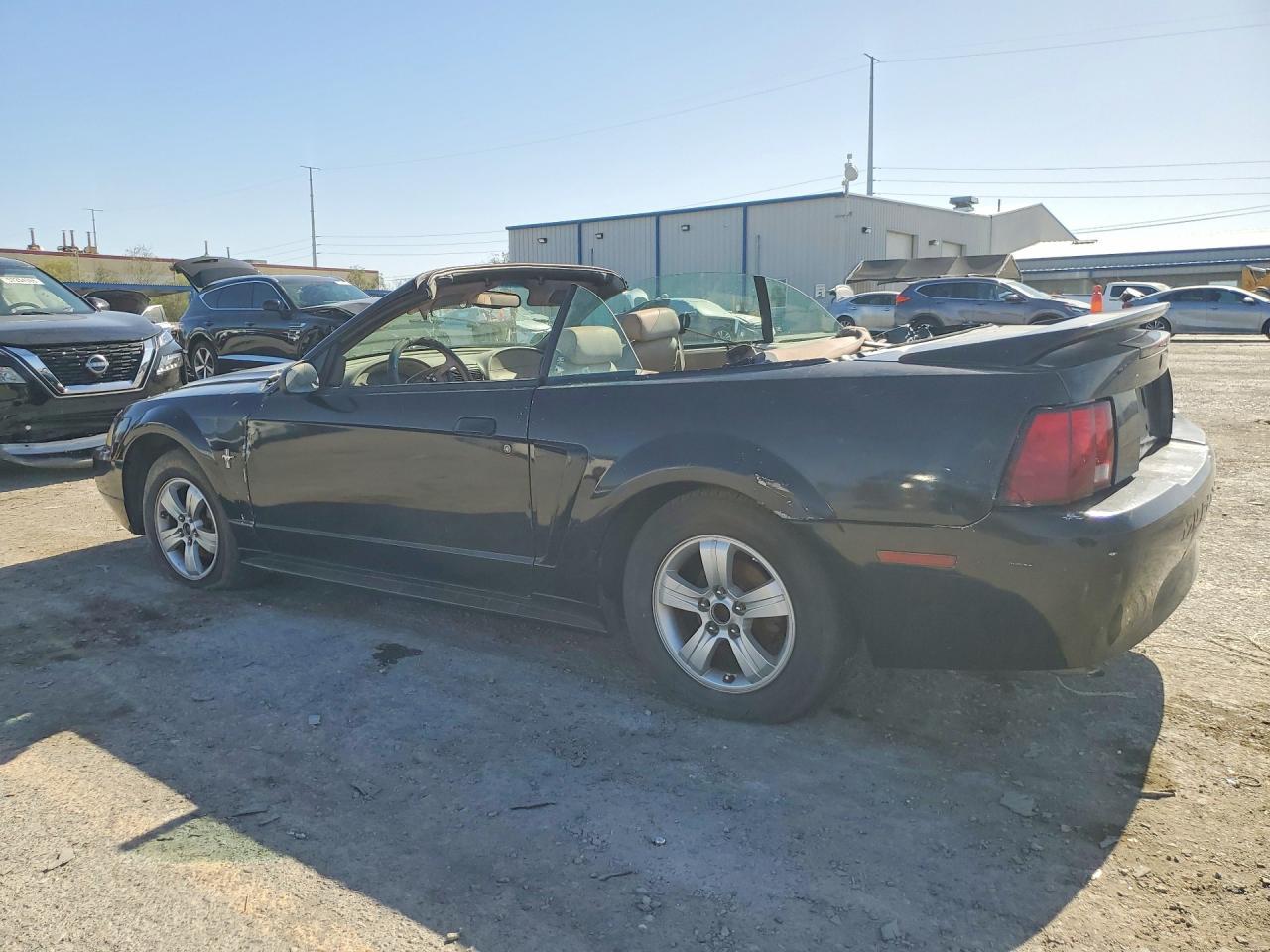 2000 Ford Mustang - Image 2
