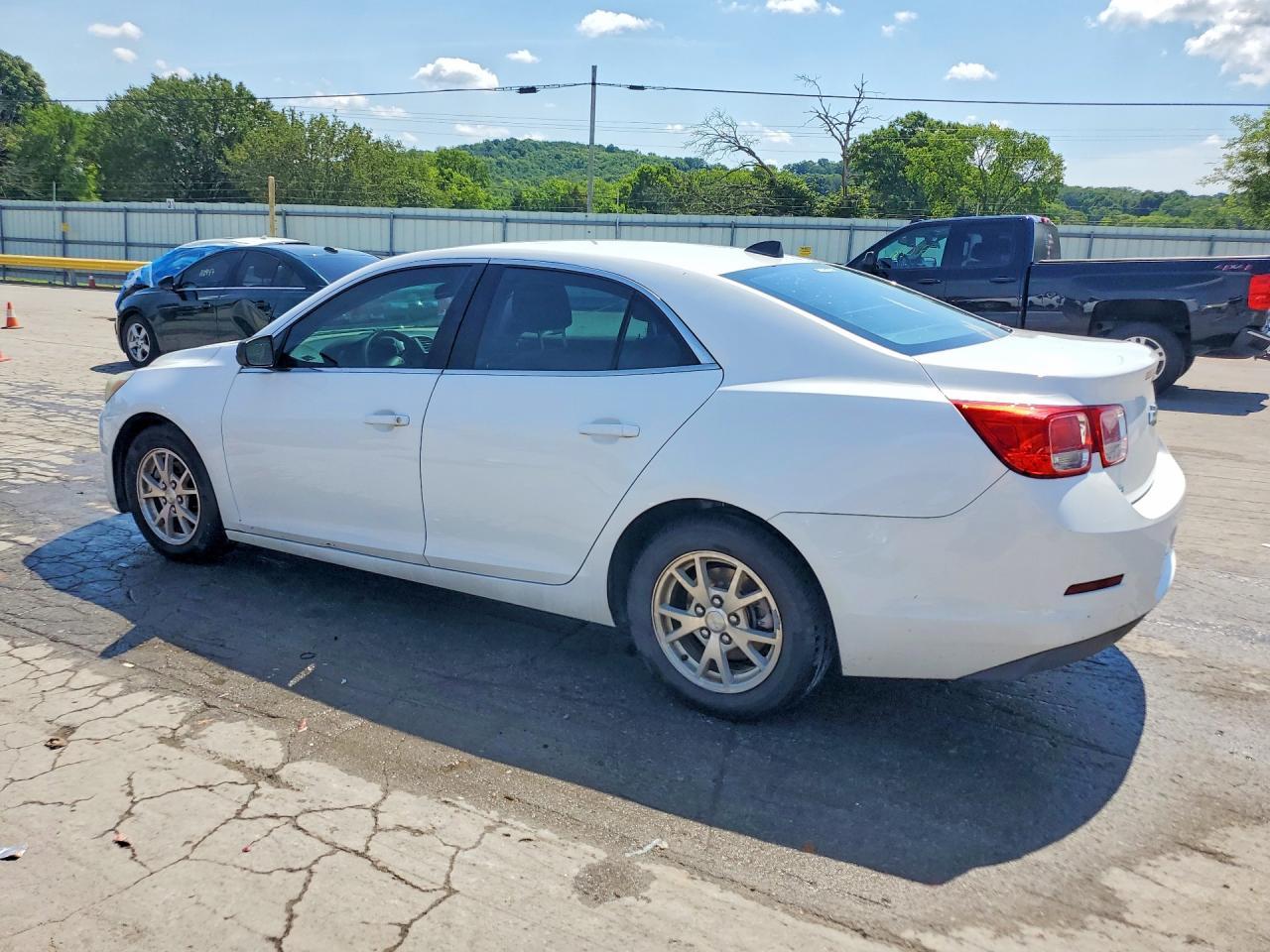 2014 Chevrolet Malibu Ls - Фото 2