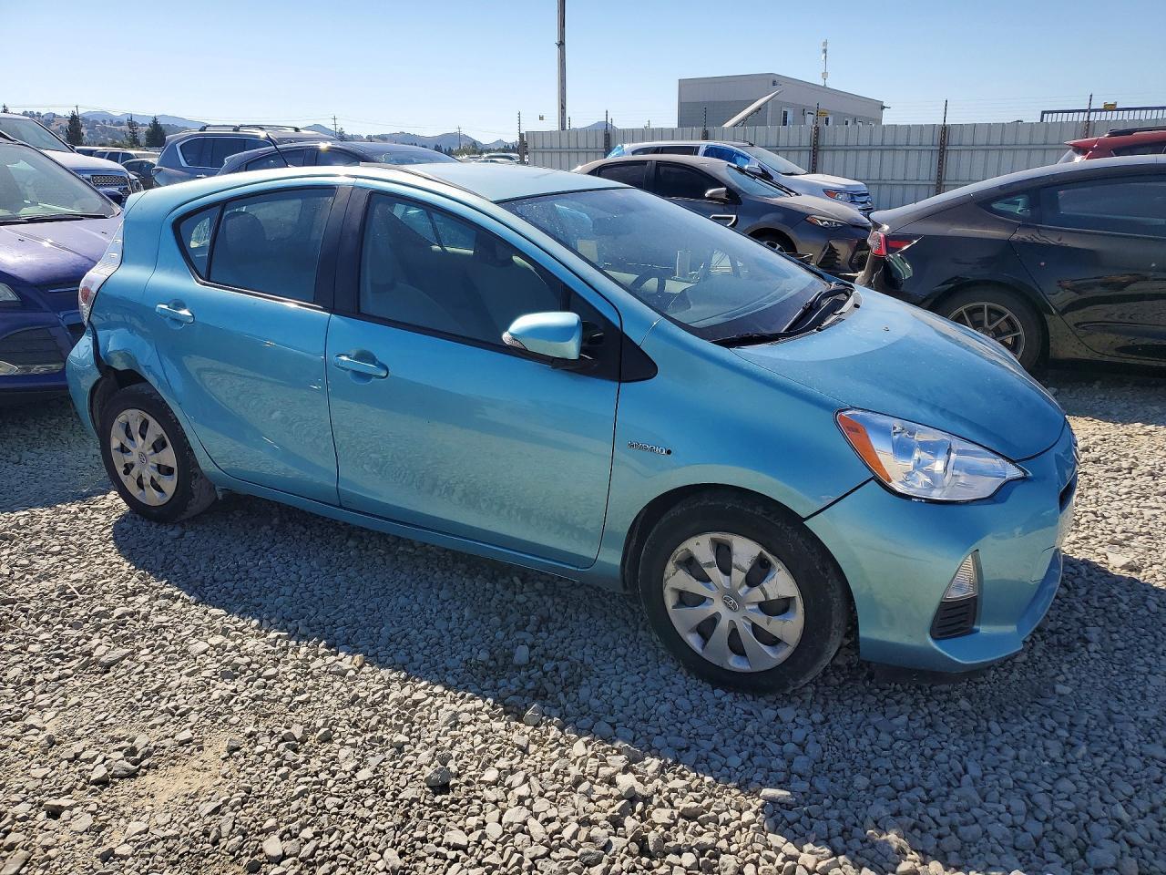 2013 Toyota Prius C One - Image 4