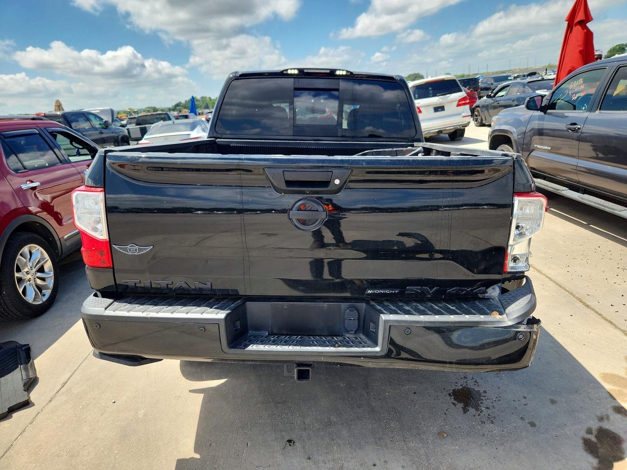 2018 Nissan Titan - Image 6